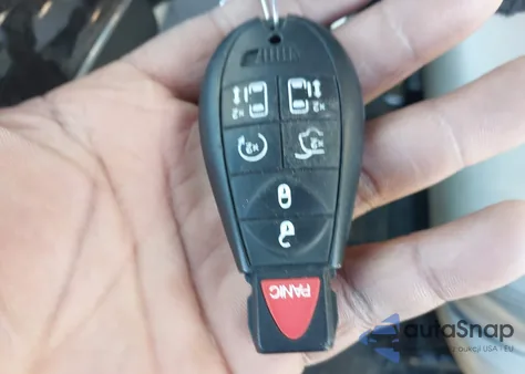 2015 Chrysler Town & Country Touring z USA, uszkodzony, nr VIN 2C4RC1BG5FR596512